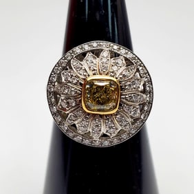 Very Fine Platinum & Diamonds Ring