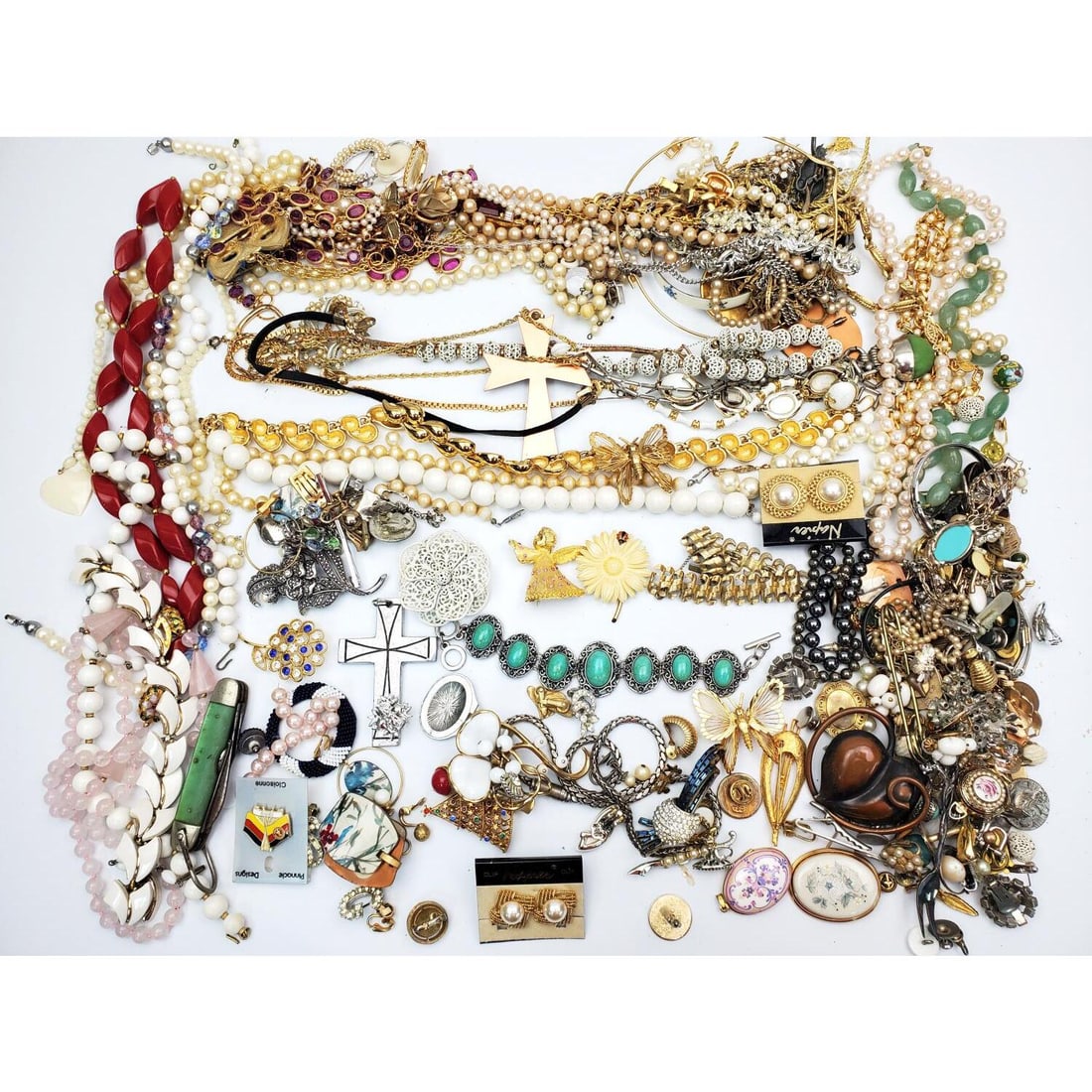 Large Bag Lot of Good Quality Costume Jewelry (1 of 4)