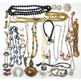 Group Lot of Nice Costume Jewelry