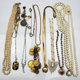 Bag Lot of Good Quality Vintage Costume Jewelry