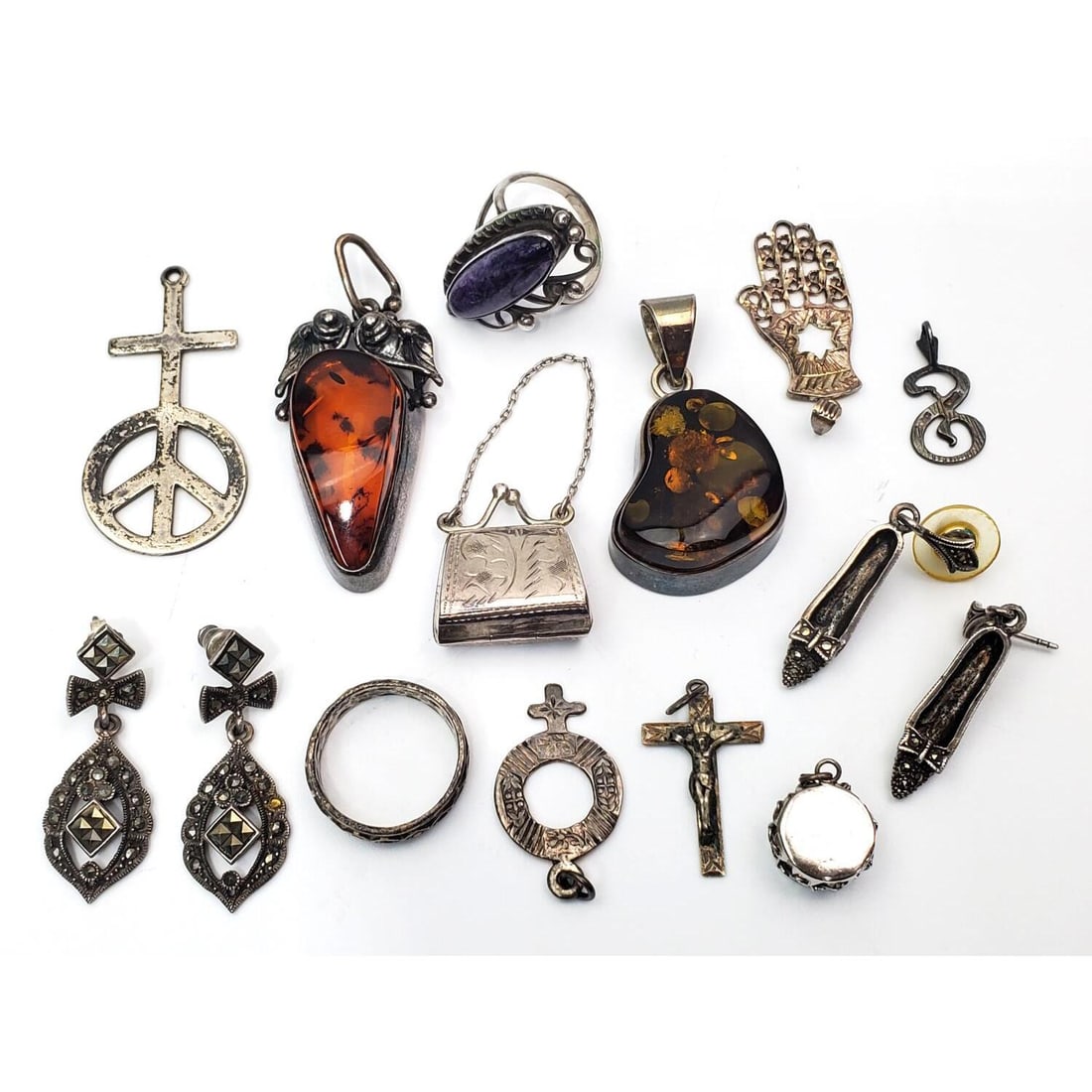 Group Lot of Silver Jewelry Items: Group Lot of Silver Jewelry Items. Condition: Sold As Is. Dimensions: Various Sizes. Gross Weight: 59.7g / 1.920ozt. Provenance: From a Long Island, NY Home. Please note the absence of a Condition Rep