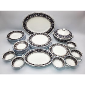 40pc Wedgwood Blue Florentine Dinnerware Set
