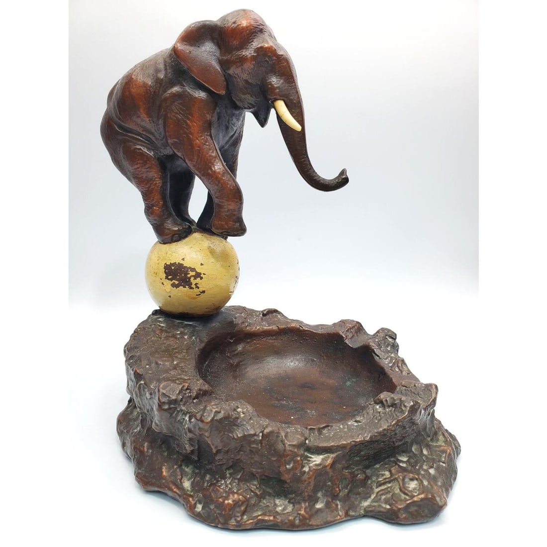 Old Armor Bronze Elephant Cigar Ashtray (1 of 5)