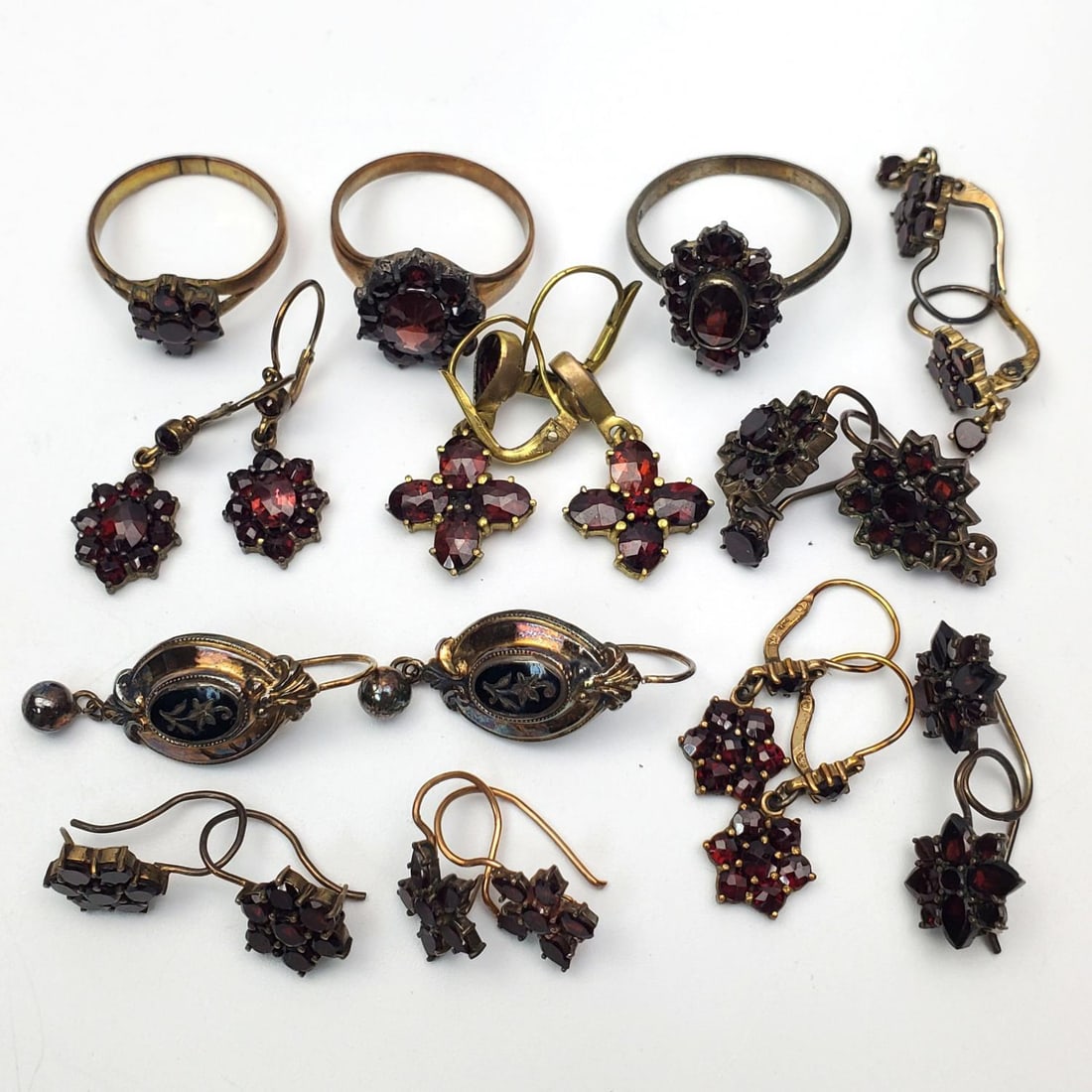Lot of 11 Garnets Jewelry Items (1 of 5)