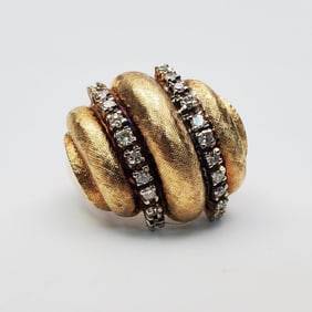 14K Gold Twirl Ring w/ Diamonds