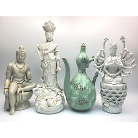 Lot of 4 East Asian Porcelain Items