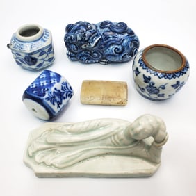 Lot of 5 Chinese Porcelain Items &1 Jade Item