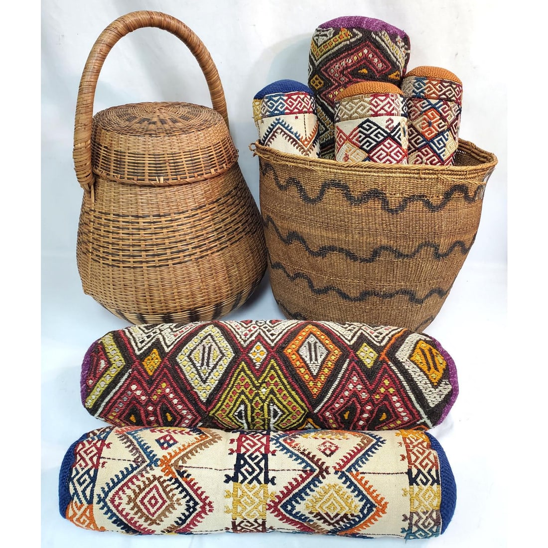 Lot of 6 Native American Style Pillows & Baskets (1 of 3)