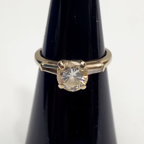 Very Fine 14K White Gold Engagement Ring