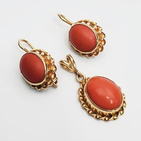 14K Gold and Coral Jewelry Set