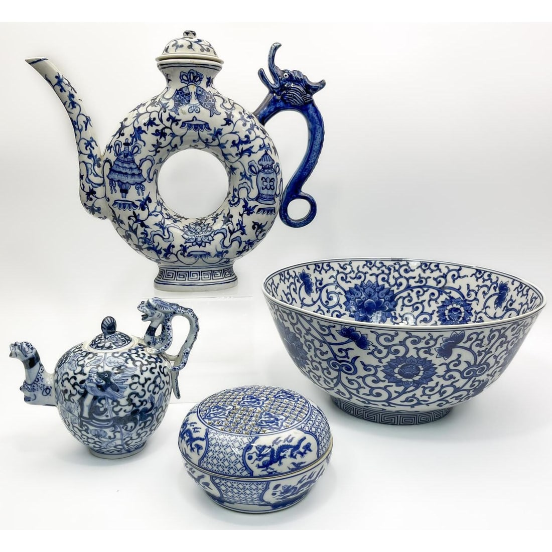 4 Antique Chinese Blue & White Porcelain Items (1 of 9)
