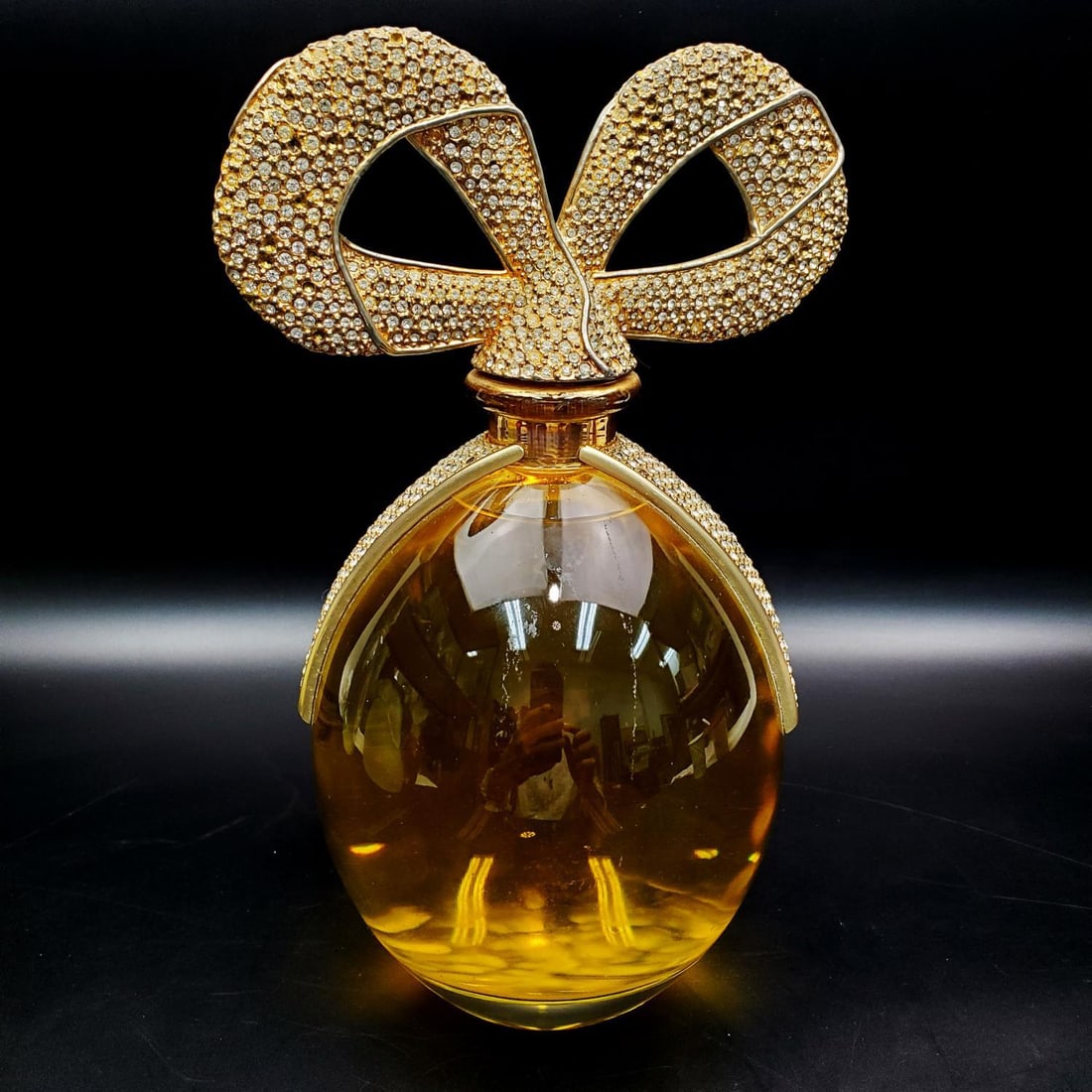 Elizabeth Taylor Glass Perfume Factice Bottle (1 of 3)