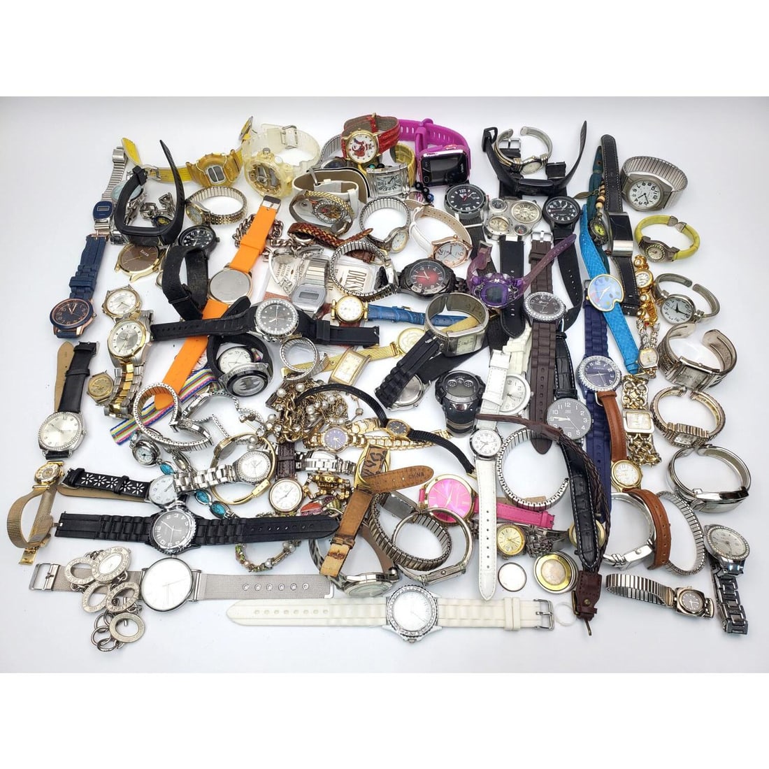 Very Large Lot of Vintage Watches & Watch Parts (1 of 6)