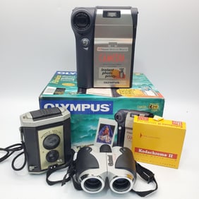 Vintage Lot of Camera Items & Equipment