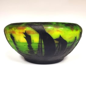 Daum Nancy French Art Nouveau Cameo Glass Bowl