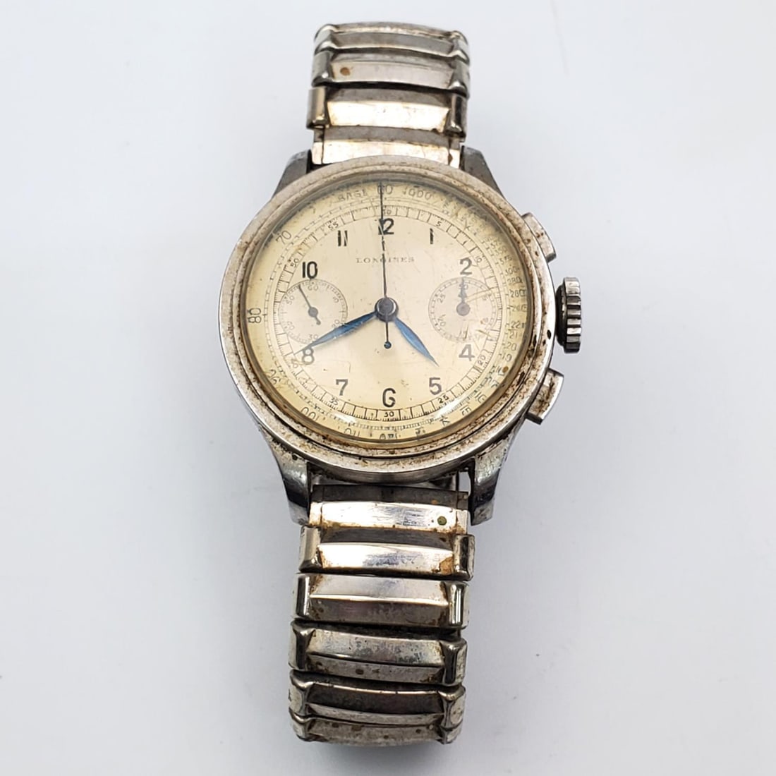 Longines Swiss Mechanical Chronograph Watch: Longines Vintage Swiss Made Mechanical Chronograph Wristwatch w/ a 13ZN Movement Featuring a Fly Back Function. Condition: Generally Good. Please Note- We Do Not Guarantee the Workability or Mechanism