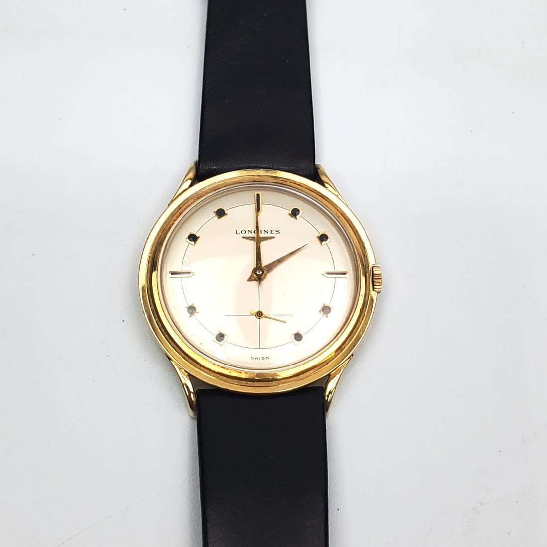 Longines Vintage 14k Gold Swiss Automatic Watch: Longines Vintage 14k Gold Swiss Made Automatic Wristwatch. Fully Hallmarked.Condition: Generally Very Good. Appears to Work & Keep Time But Please Note- We Do Not Guarantee the Workability or Mechanis