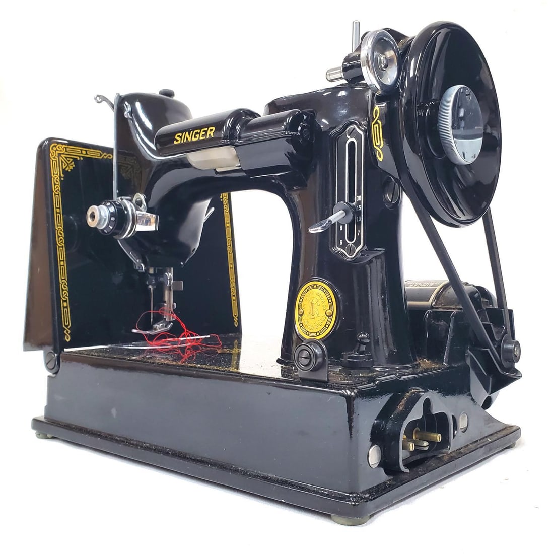 Vintage Singer Featherweight Sewing Machine c.1950 (1 of 5)