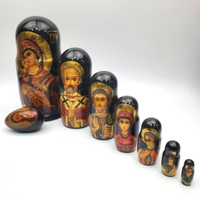 Vintage Signed 8 Piece Russian Nesting Doll