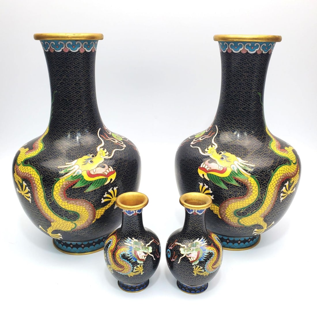 4 Chinese Vintage Highly Detailed Cloisonne Vases (1 of 4)