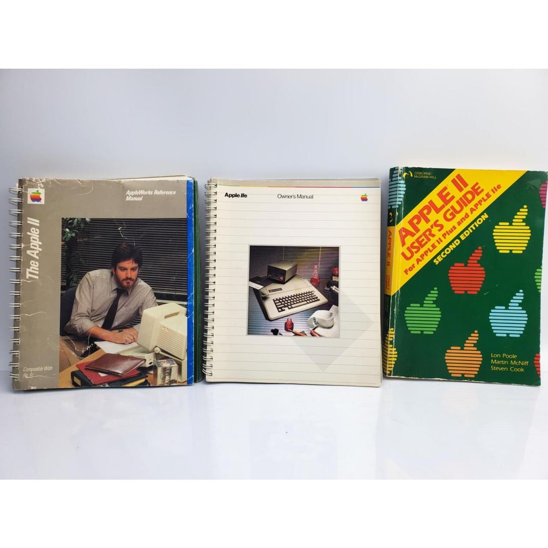 Early Lot of 3 Vintage Apple lle Owner's Manuals (1 of 1)