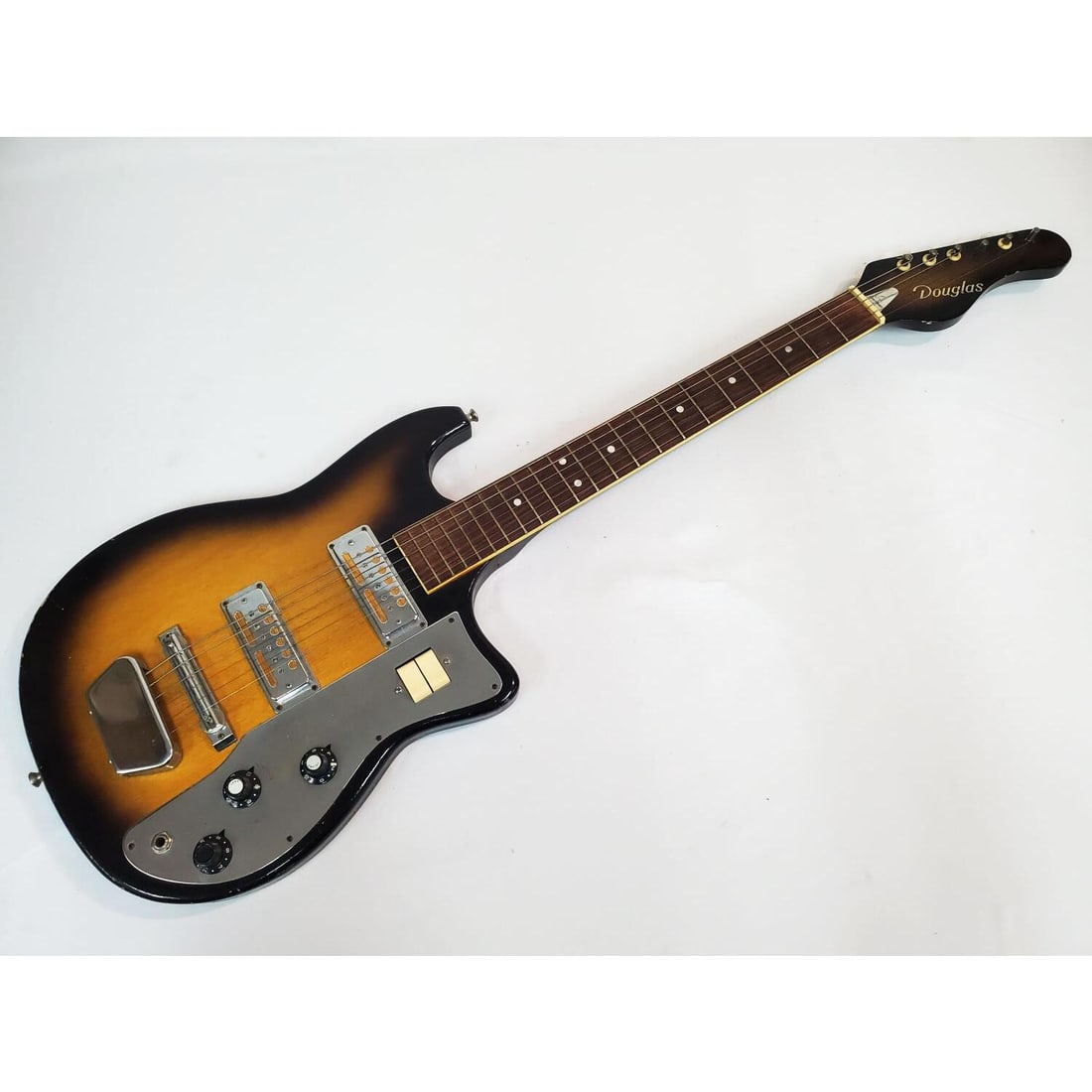 Douglas Electric Guitar (1 of 3)