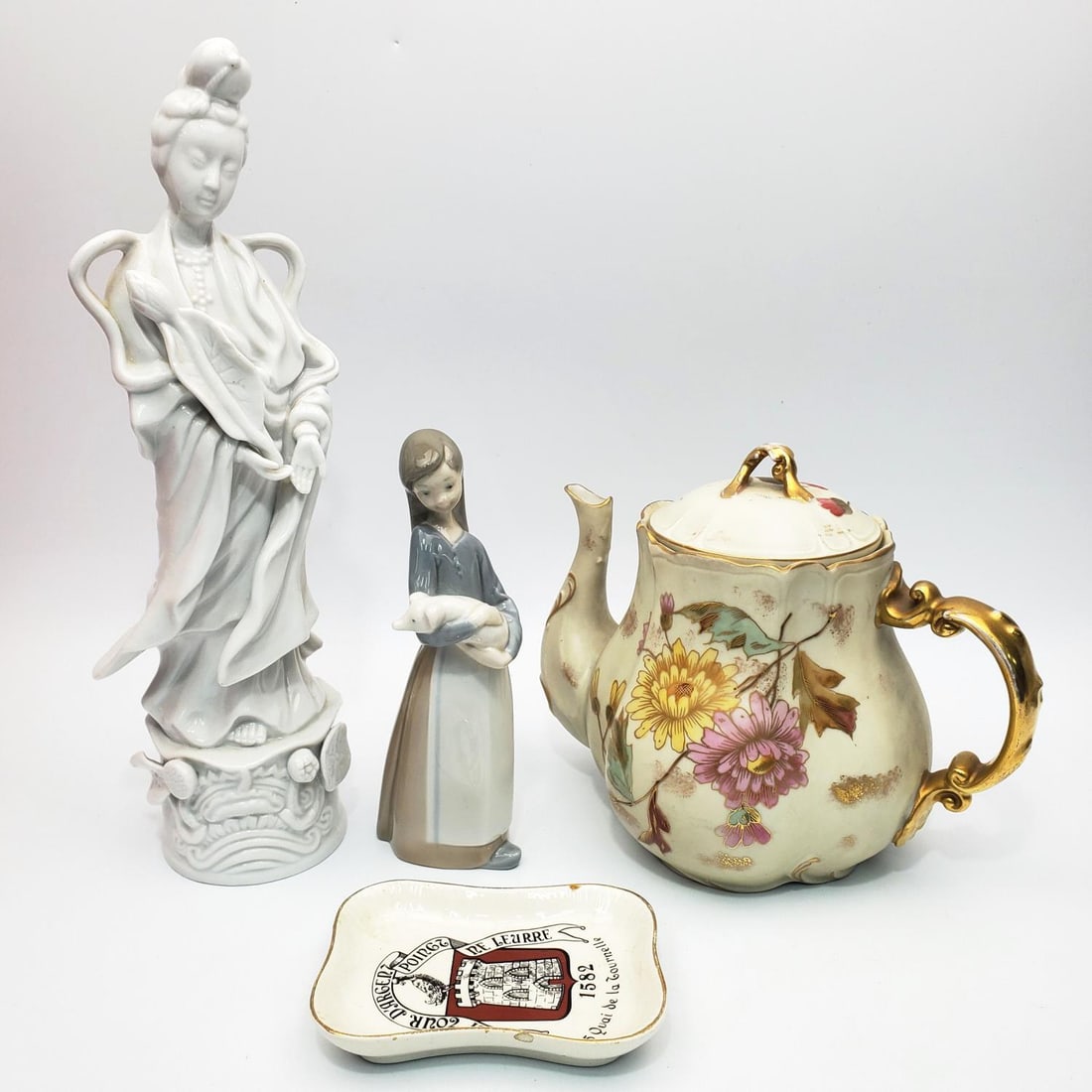 Lot of 4 Porcelain Items From Various Countries (1 of 4)
