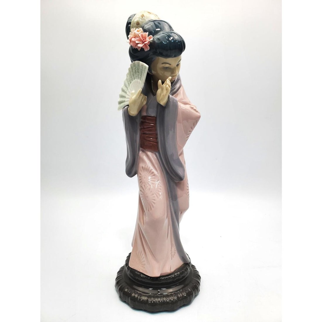 Vintage Lladro Porcelain Figure of Japanese Geisha (1 of 4)