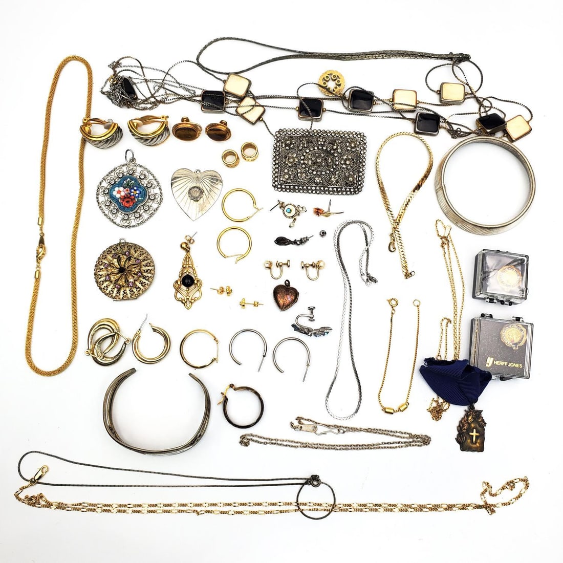 Bag Lot of Good Quality Costume Jewelry: Bag Lot of Good Quality Costume Jewelry. May Contain Gold Filled or Silver Examples but Has Not Been Tested. Condition: Generally Very Good. As Found. Dimensions: Various Sizes. Provenance: From a Lon