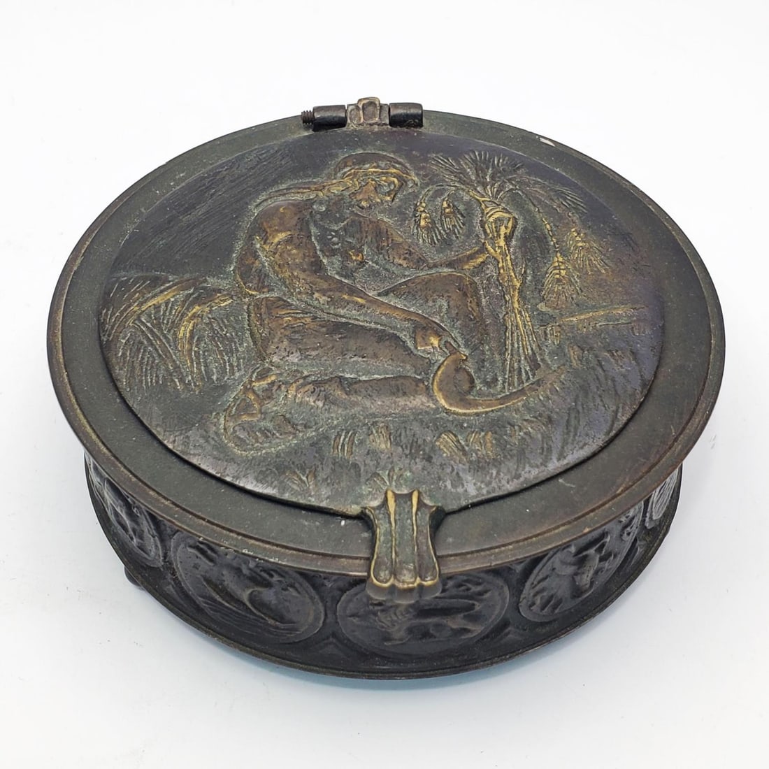 MCM Pal Bell Israel Brass Round Box (1 of 5)