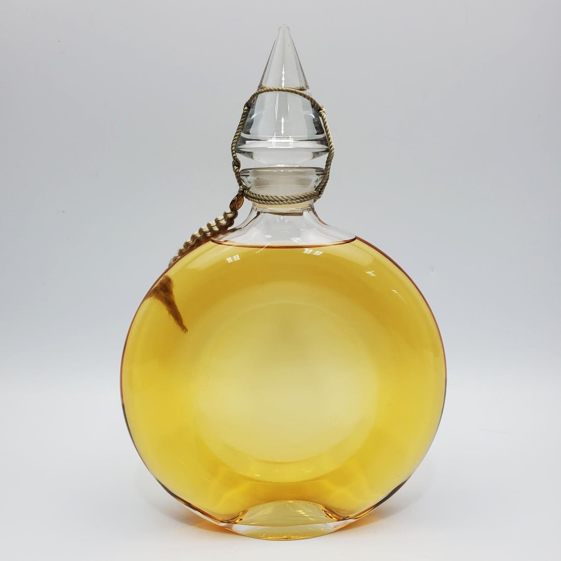 Vintage Guerlain Shalimar Perfume Factice Bottle: Vintage Guerlain Shalimar Perfume Factice Display Bottle w/ Original Stopper. Condition: Generally Very Good. The Sticker Label on The Front is Missing. Dimensions: H-9.5" x Dia-6.5".Provenance: From