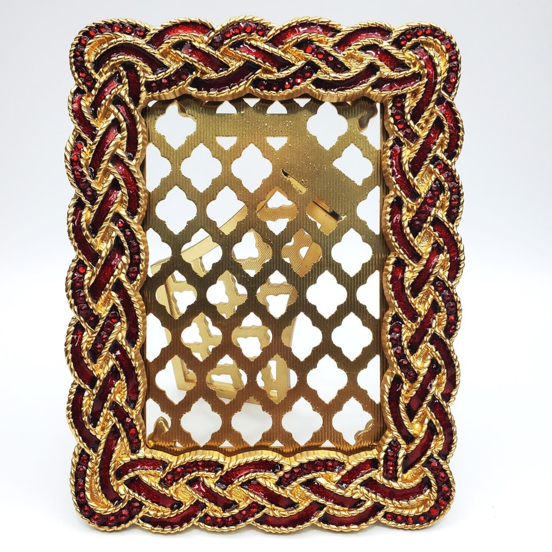 Jay Strongwater Enameled Easel Back Picture Frame: Jay Strongwater Enameled Easel Back Picture Frame. Fully Marked. Condition: Generally Very Good. Dimensions: Sight-4.5" x 3". Frame-6.5" x 4.75". Provenance: From a Long Island, NY Home. Please note