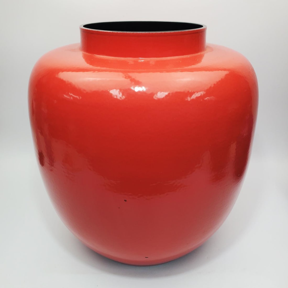 Chinese Modern Porcelain Red & Black Large Vase (1 of 4)