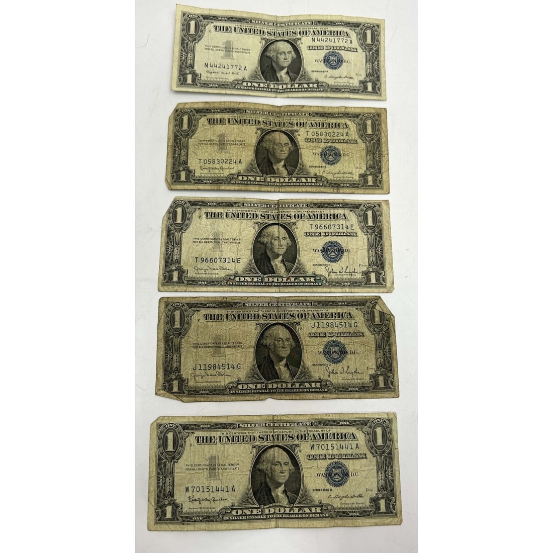 Lot of 5 Old Dollar Bills (1 of 2)