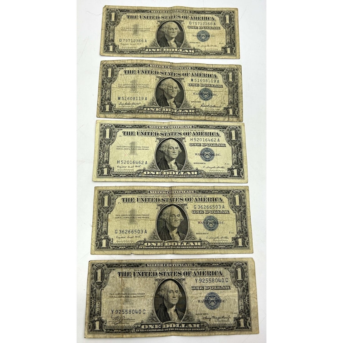 Lot of 5 Old Dollar Bills (1 of 2)