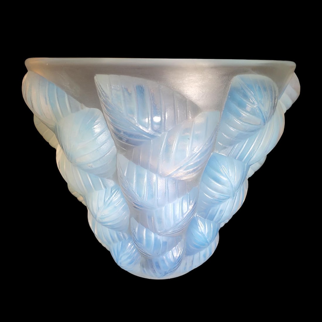R. Lalique France "moissac" Opalescent Glass Vase (1 of 5)