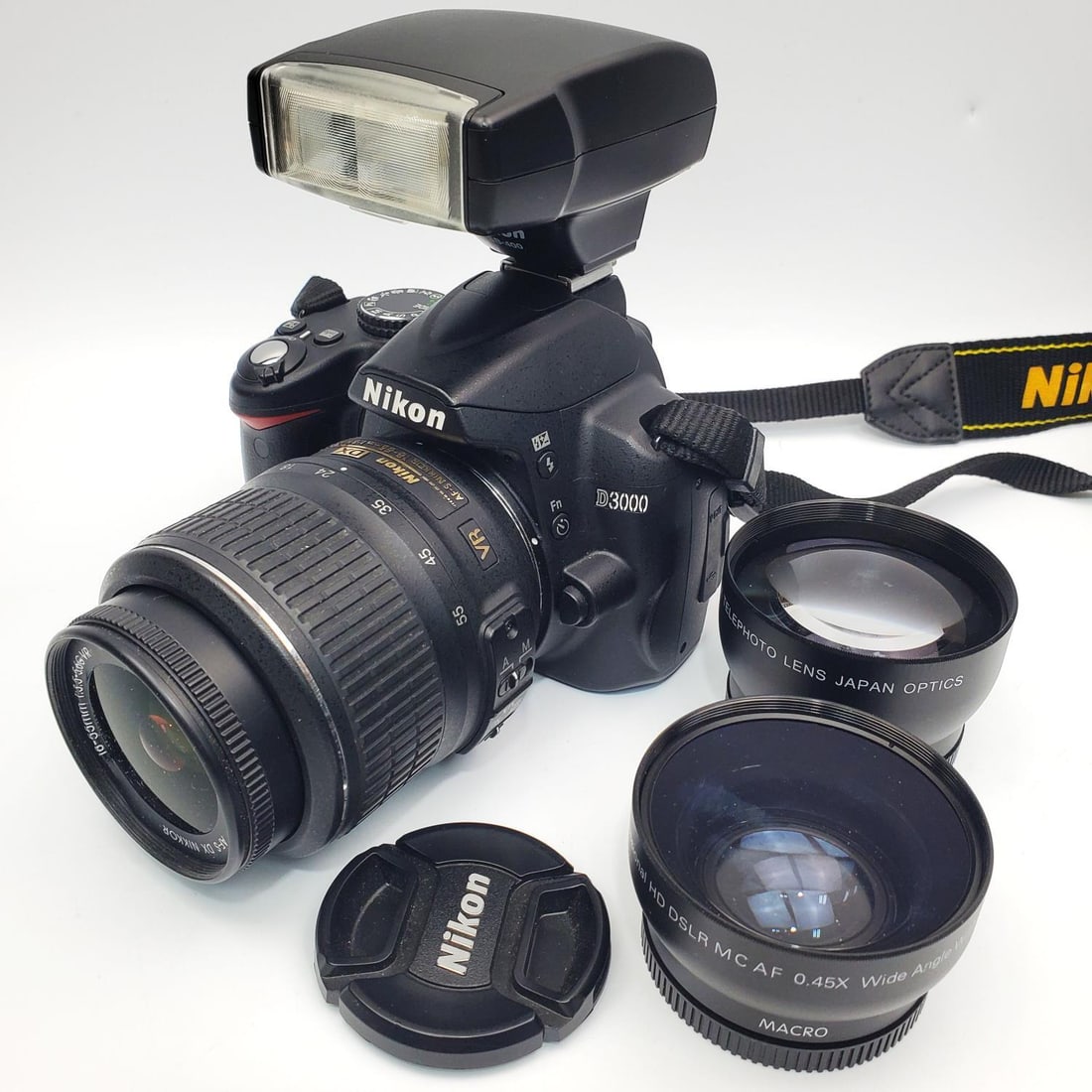 Nikon D3000 Digital SLR Camera in Tamrac Bag (1 of 6)