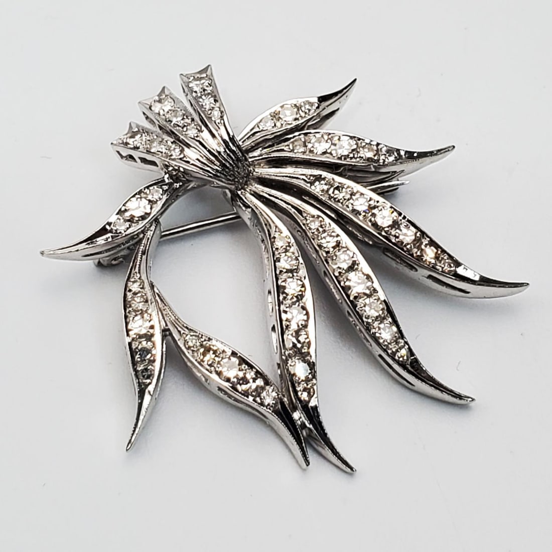 Fine 14K White Gold & Diamonds Broche (1 of 3)