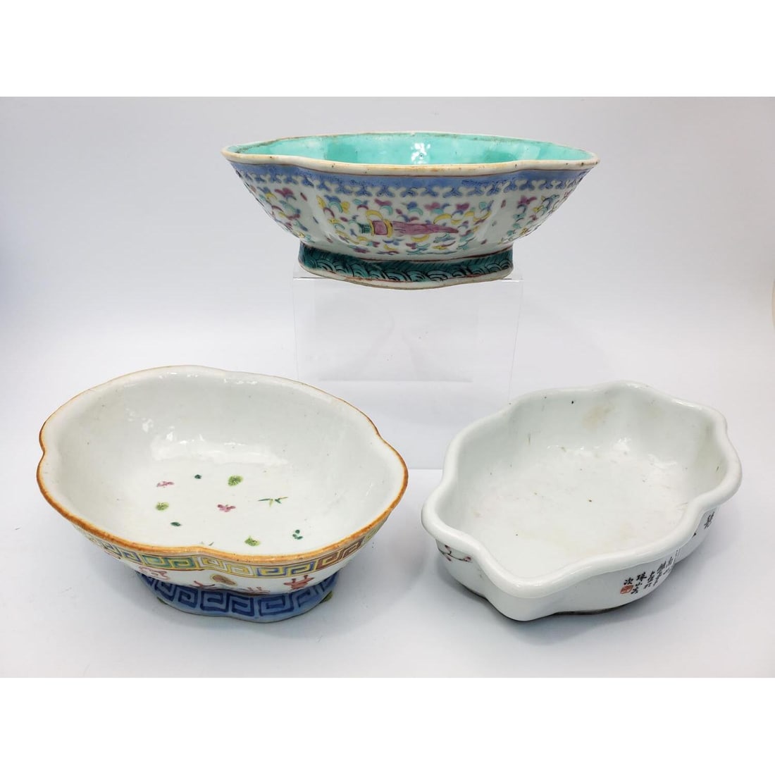 Chinese Lot of 3 Enameled Porcelain Bowls (1 of 5)