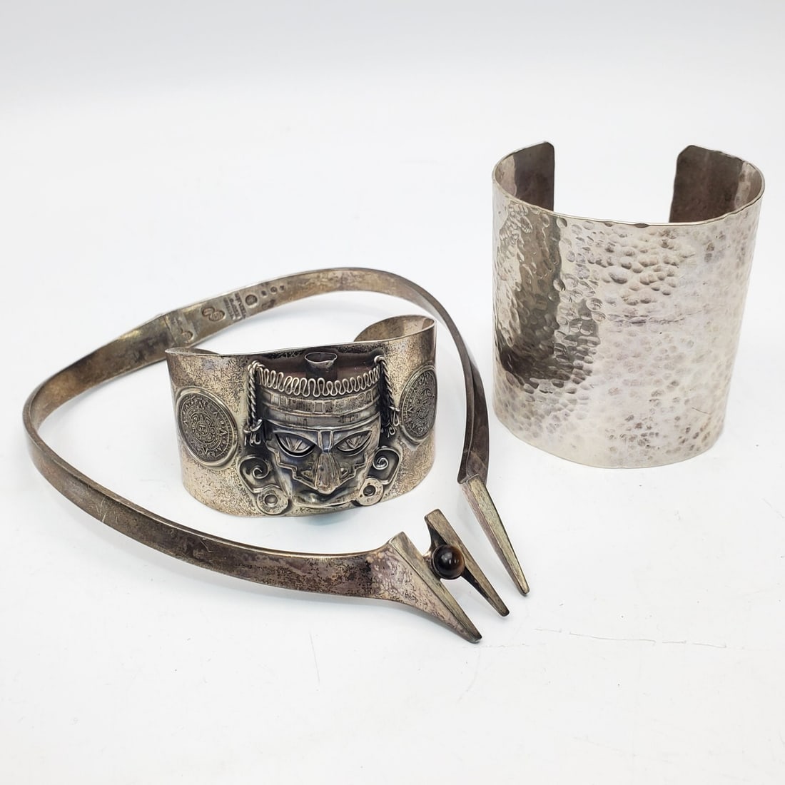 Fine Lot of 3 Sterling Silver MCM Jewelry Items: Fine Vintage Lot of 3 Sterling Silver MCM Jewelry Items Including 1 Necklace & 2 Bracelets. 1 Bracelet Is Completely Hand Hammered. All Fully Hallmarked & Maker Marked. Please Note- Due to Recent Frau