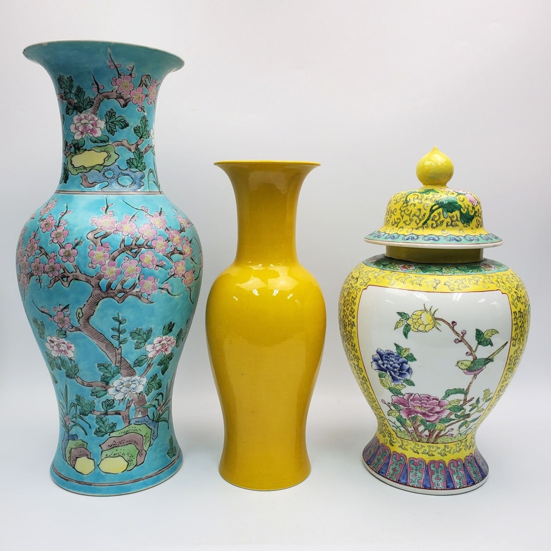 Lot of 3 Vintage Chinese Porcelain Items (1 of 7)