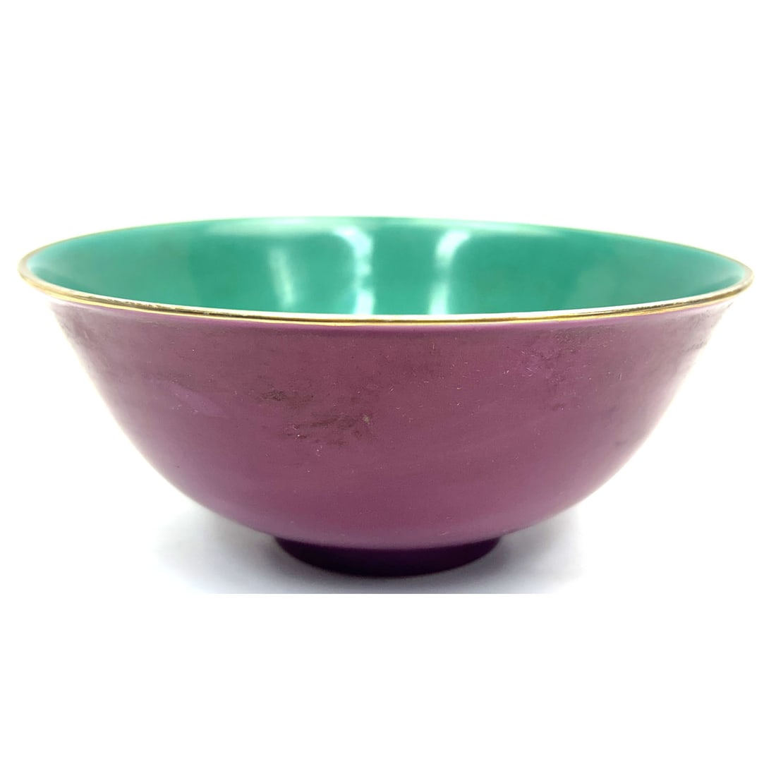 Chinese Signed Porcelain Bowl: Chinese Signed Porcelain Bowl. Condition: Generally Good. Dimensions: Dia-7" x H-3". Provenance: From a Long Island, NY Home. Please note the absence of a Condition Report does not imply that there ar