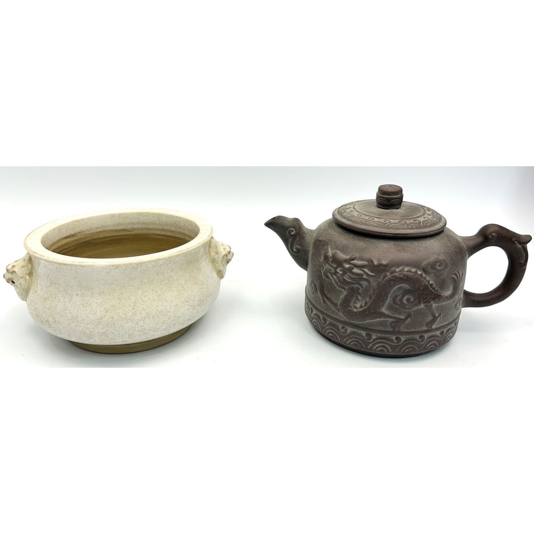 2 Chinese Pottery Items (1 of 6)
