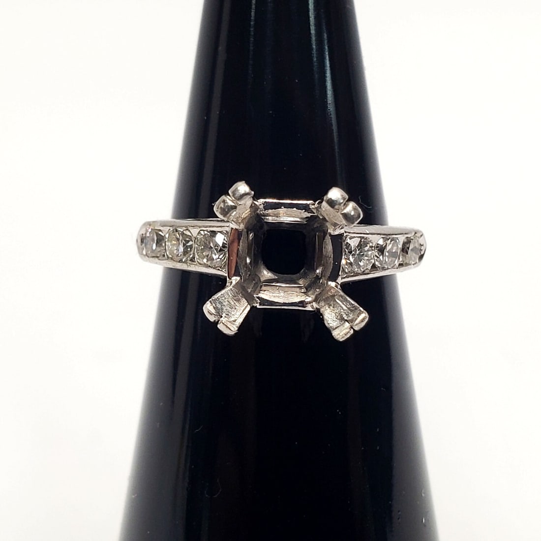 Fine Vintage Platinum & Diamond Ring Setting: Fine Vintage Platinum & Diamond Ring Setting. Please Note- Due to Recent Fraudulent Activity, All Jewelry Items Purchased by New Customers Cannot Be Shipped Out Until 3 Weeks After The Auction Date. C