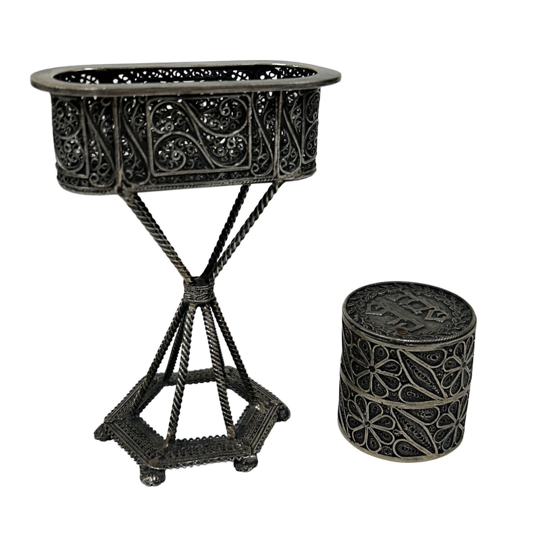 Judaica 2 Old Sterling Silver Filigree Items (1 of 6)