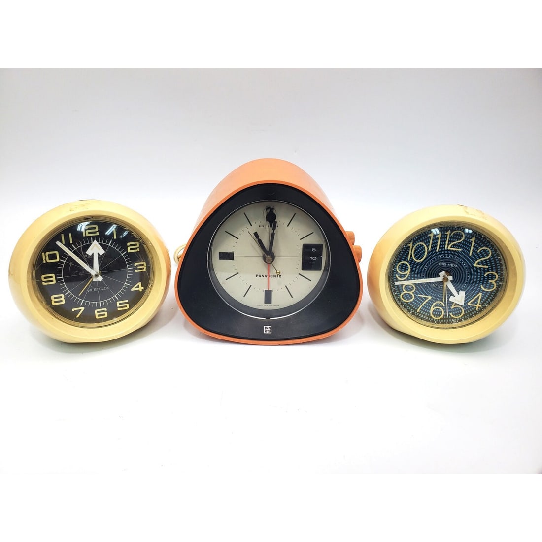 Panasonic "The Spencer" RC-1091 Am Radio Clock: Rare Panasonic "The Spencer" RC-1091 Am Radio Clock c.1960's Along w/ 2 Westlox "Big Ben" Wind Up Alarm Clocks c.1970's. All Fully Marked. Condition: Generally Good. Please Note- We Do Not Guarantee t