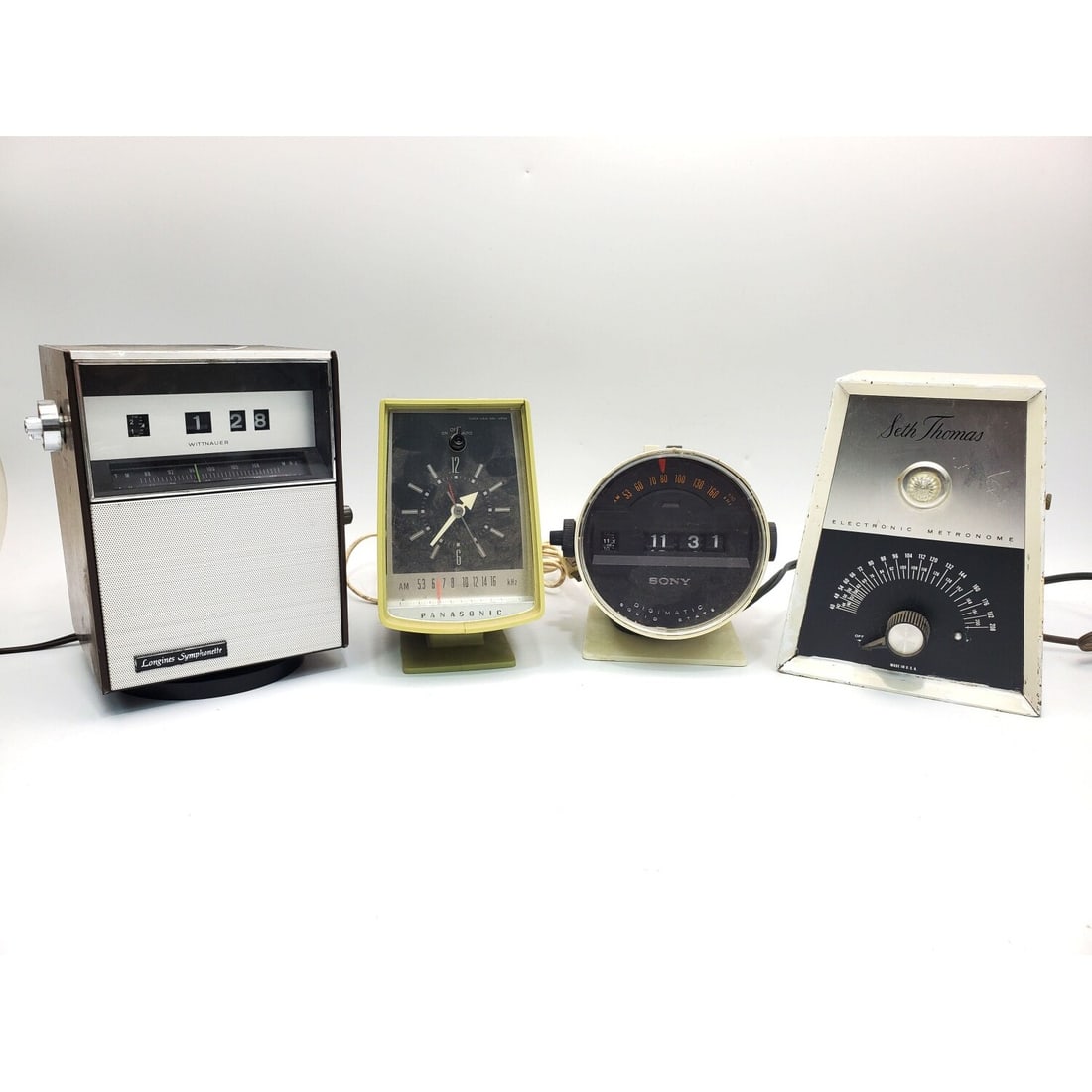 Lot of 3 Vintage MCM AM/FM Alarm Clock Radios (1 of 5)