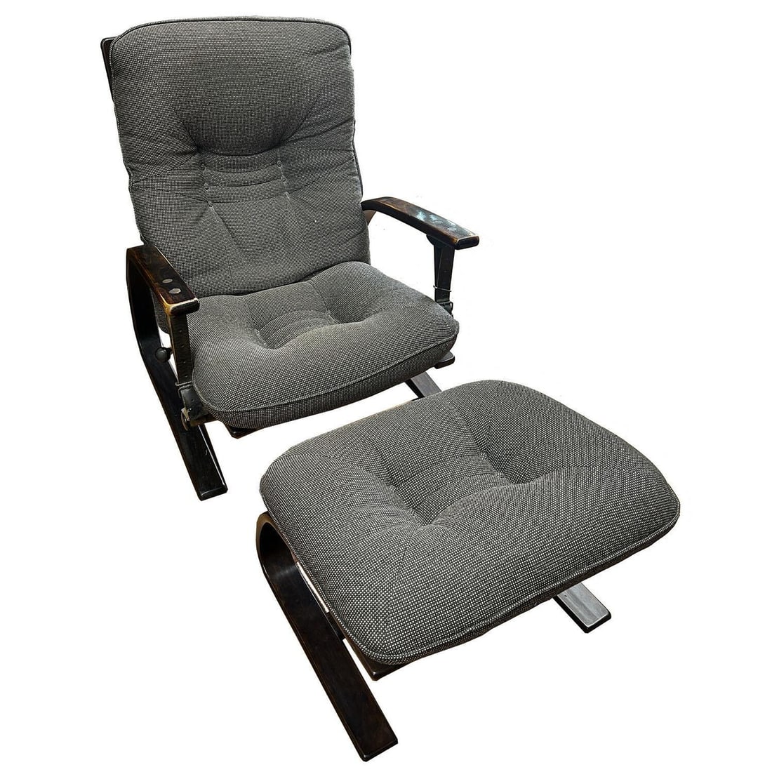 Arnt Lande For Westnofa MCM "Panter" Chair: Arnt Lande, Norwegian (1920-2005) for Westnofa MCM "Panter" Chair w/ Adjustable Back & Ottoman. Condition: Generally Good. Dimensions: Chair-Total H-34" x L-28" x W-28". Ottoman-24" x 19" x 17". Prove