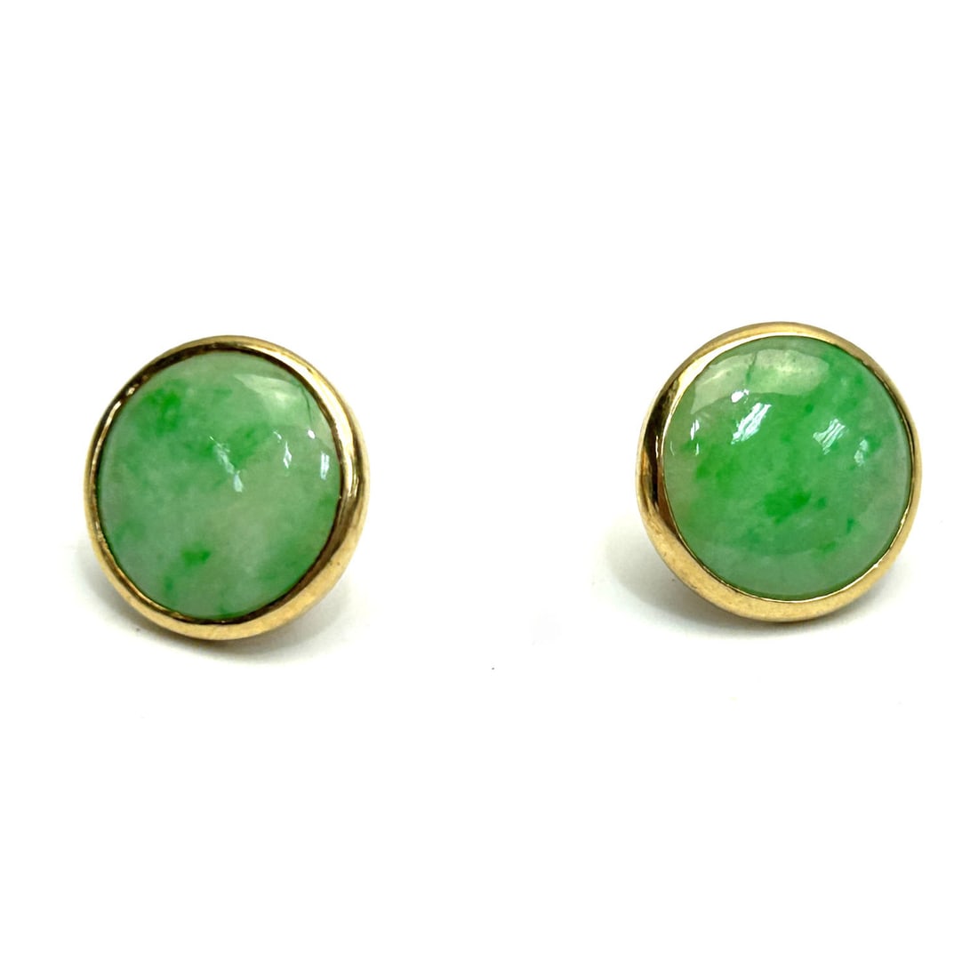Pair of Vintage 14K Gold & Jade Earrings: Pair of Vintage 14K Gold & Jade Earrings. Please Note- Due to Recent Fraudulent Activity, All Jewelry Items Purchased by New Customers Cannot Be Shipped Out Until 3 Weeks After The Auction Date. Condi