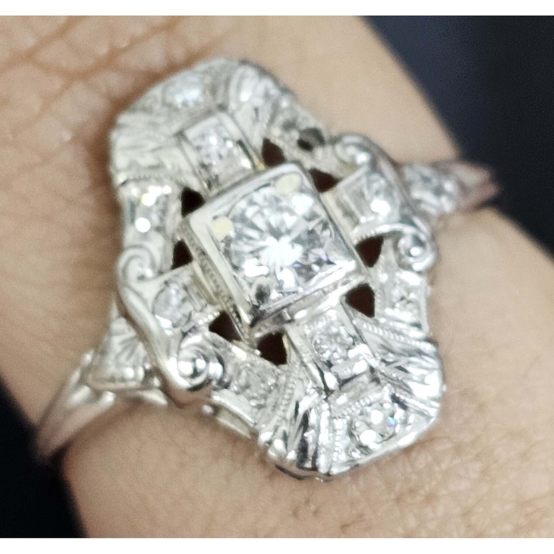 Antique 18K White Gold & Diamonds Ring: Antique 18K White Gold & Diamonds Ring. Please Note- Due to Recent Fraudulent Activity, All Jewelry Items Purchased by New Customers Cannot Be Shipped Out Until 3 Weeks After The Auction Date. Conditi